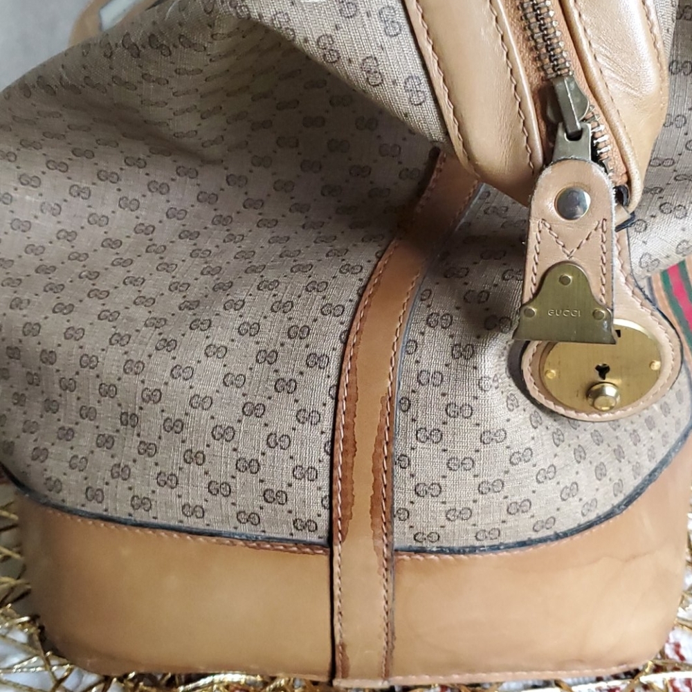 Authentic Gucci Weekend Bag - Picture 8 of 16